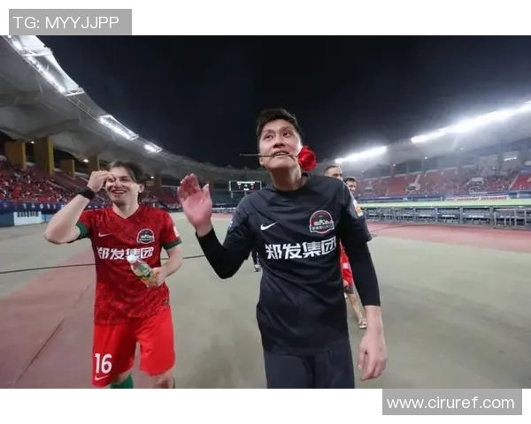 河南队门将王国明庆祝战胜亚泰喜提三分直言差点感冒让人捧腹