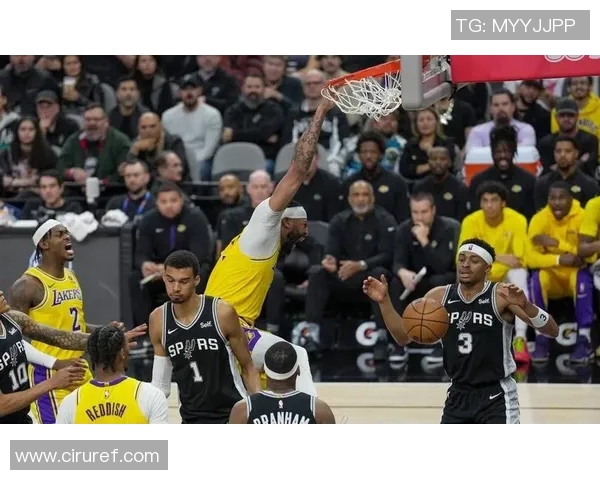 媒体人热议文班亚马展现全面天赋或预示篮球运动员终极进化形态